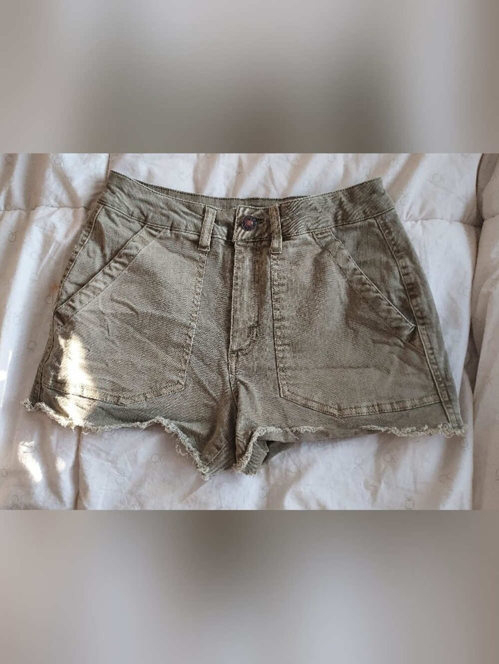 Women's Sky And Sparrow Khaki Denim Shorts With Frayed Hem Size 00